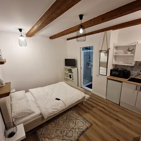 Апартаменты Middle *